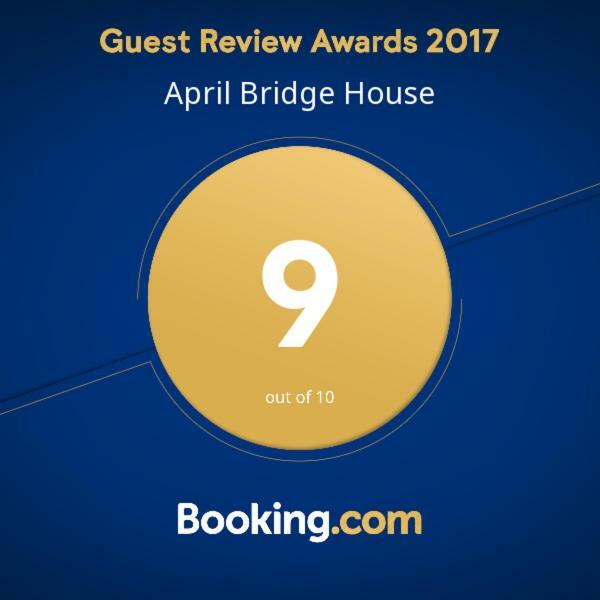 Apartamento April Bridge House